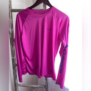 New never used womens large Columbia PFG shirt. Hot pink